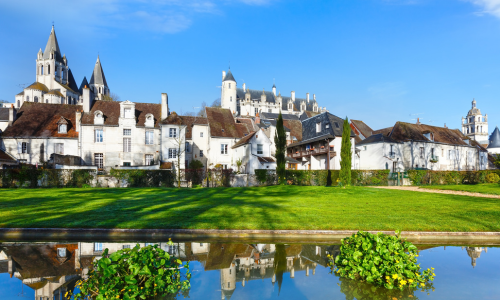 België